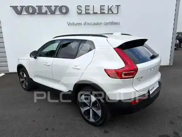 2025 Volvo XC40