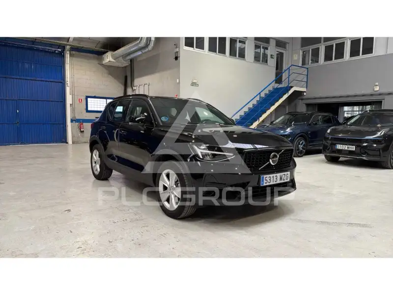 2025 Volvo XC40