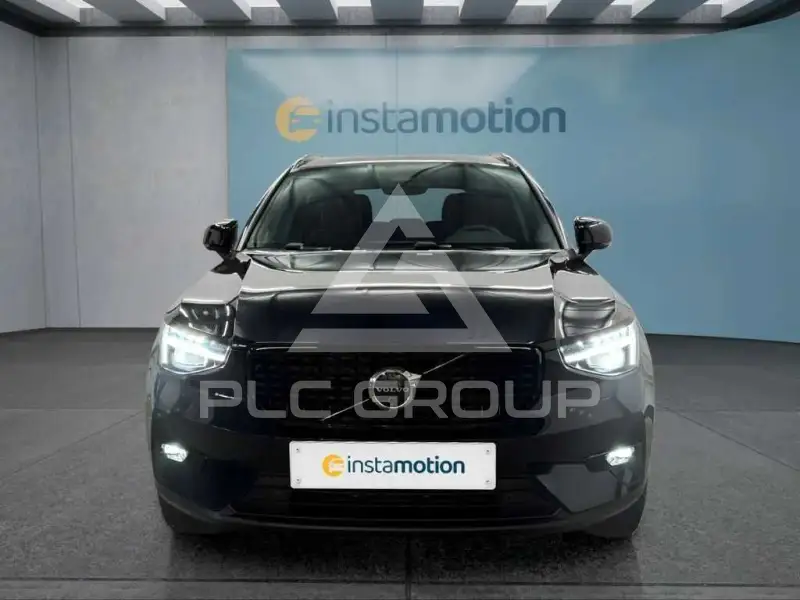 2025 Volvo XC40
