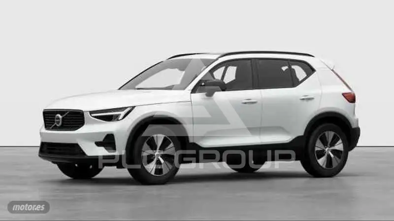 2025 Volvo XC40