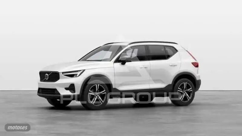 2025 Volvo XC40