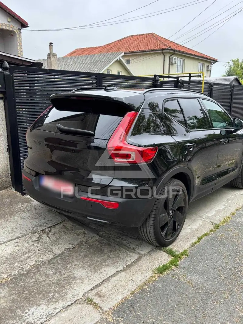 2025 Volvo XC40