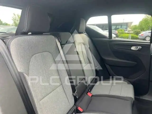 2025 Volvo XC40