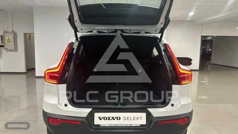 2025 Volvo XC40