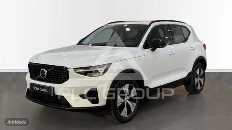 2025 Volvo XC40
