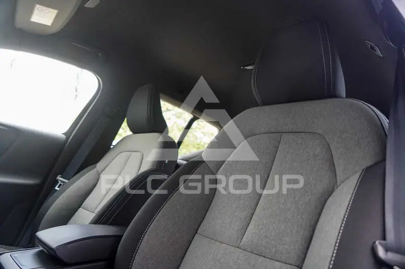 2025 Volvo XC40