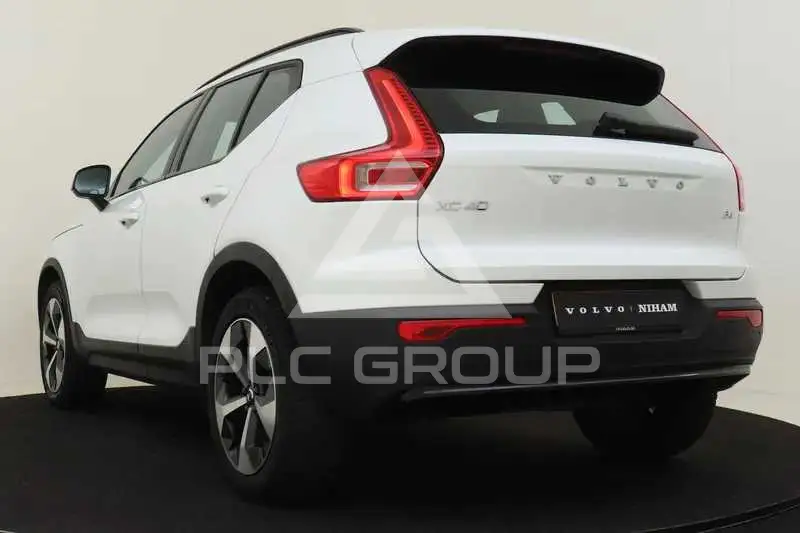 2025 Volvo XC40