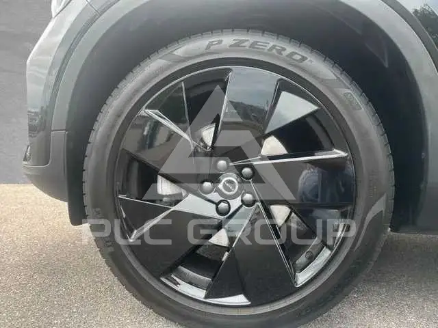 2025 Volvo XC40