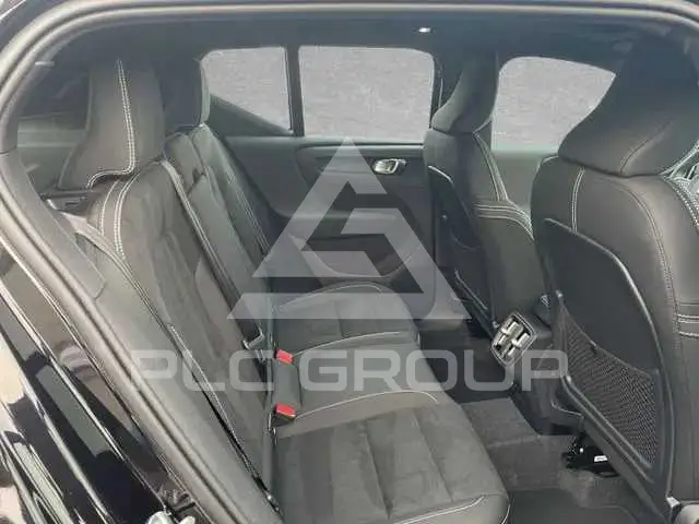 2025 Volvo XC40