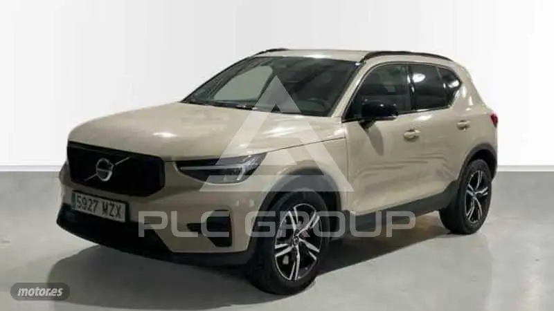 2025 Volvo XC40