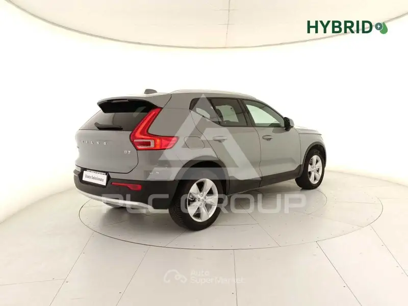 2025 Volvo XC40