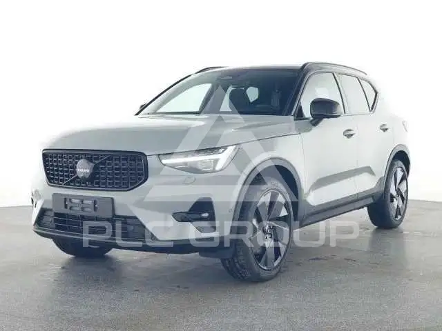 2025 Volvo XC40