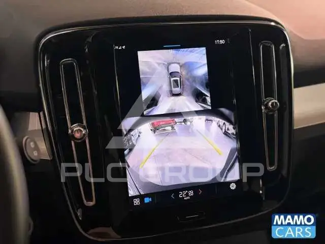 2025 Volvo XC40