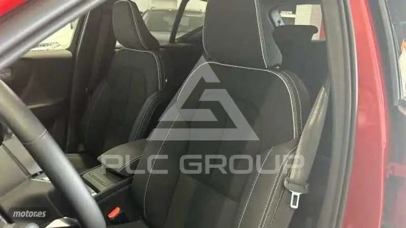 2025 Volvo XC40