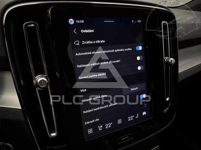 2025 Volvo XC40