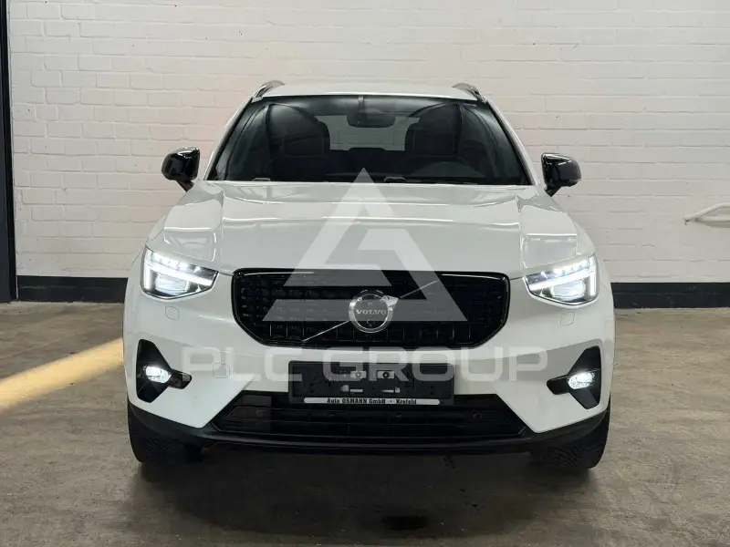 2025 Volvo XC40