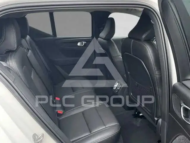 2025 Volvo XC40