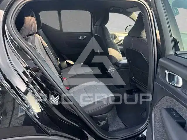 2025 Volvo XC40
