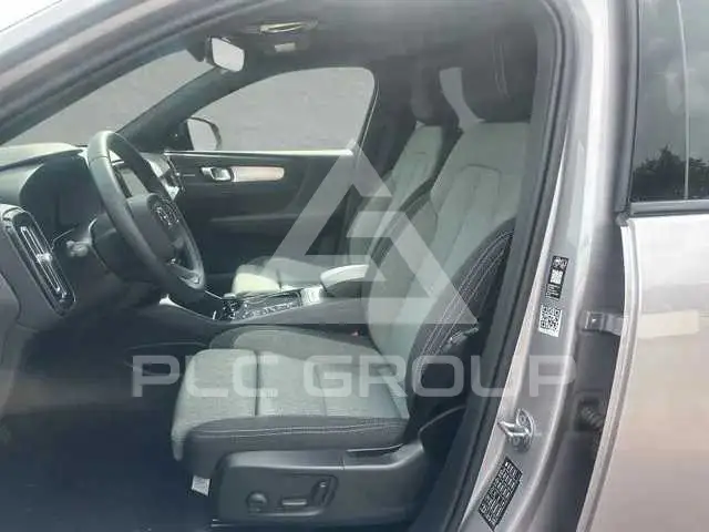 2025 Volvo XC40