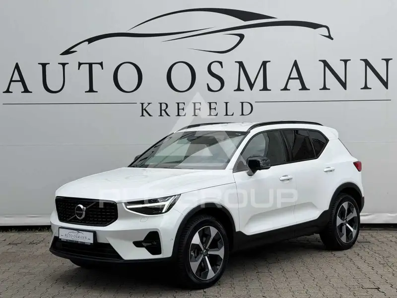 2025 Volvo XC40