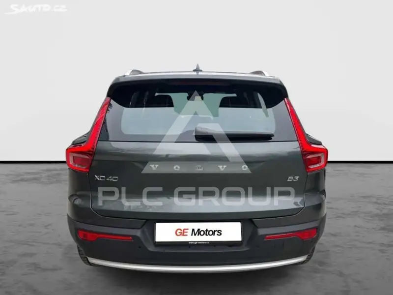 2025 Volvo XC40