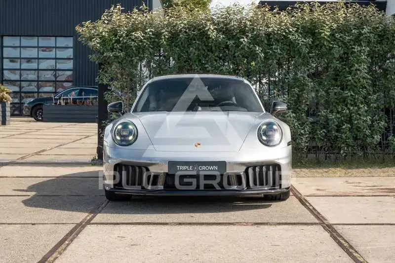 2025 Porsche 911