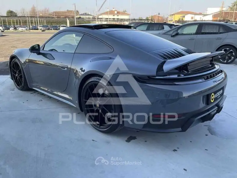 2025 Porsche 911