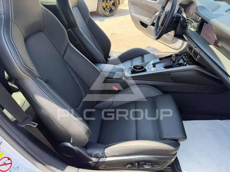2025 Porsche 911