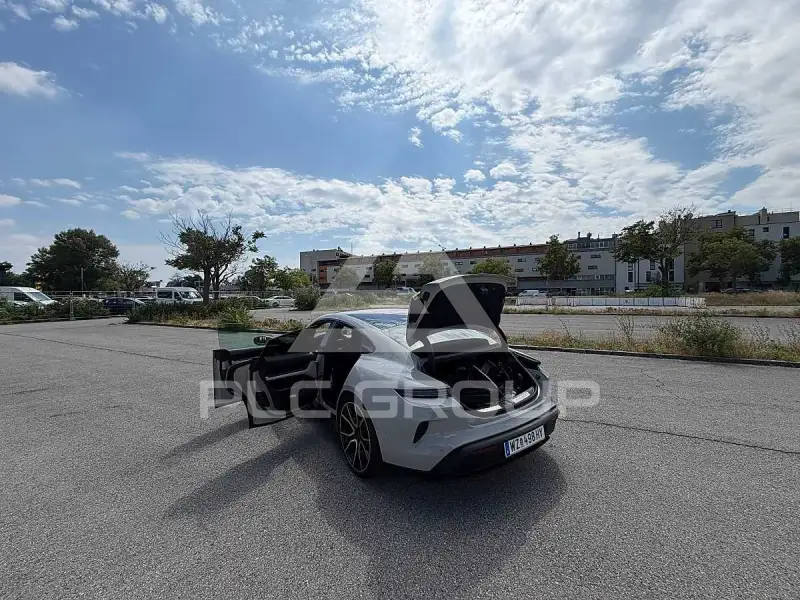 2025 Porsche Taycan