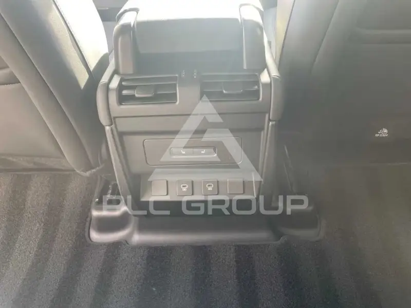 2025 Land Rover DEFENDER