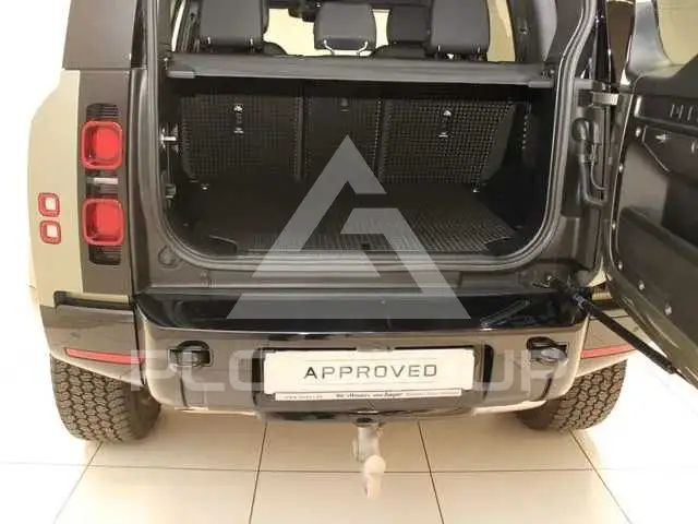 2025 Land Rover DEFENDER
