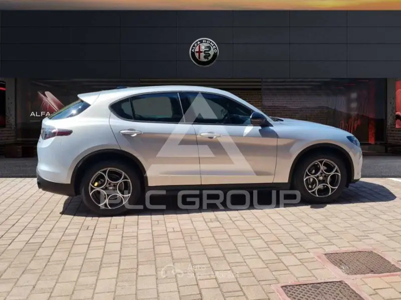 2025 Alfa Romeo Stelvio