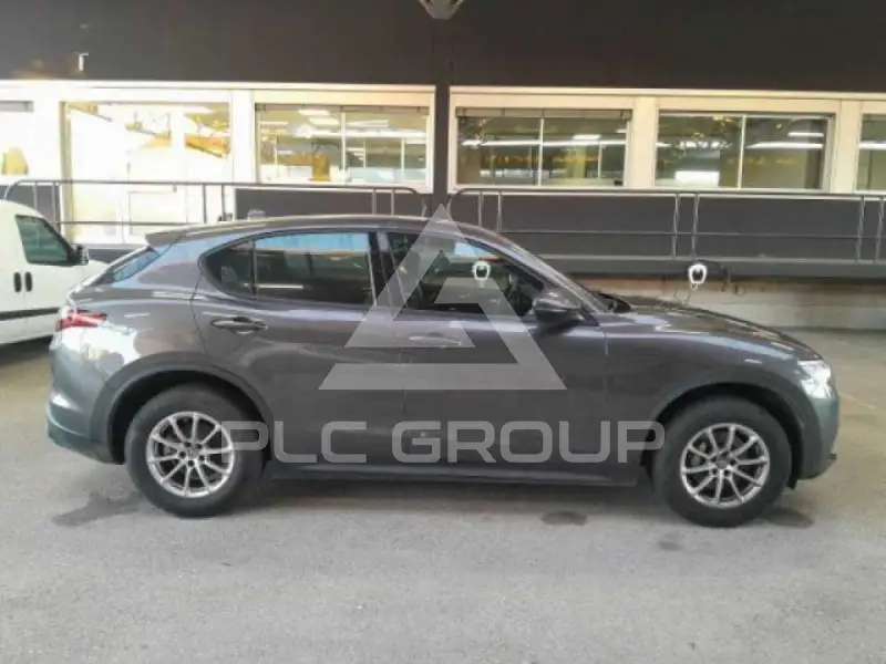 2025 Alfa Romeo Stelvio