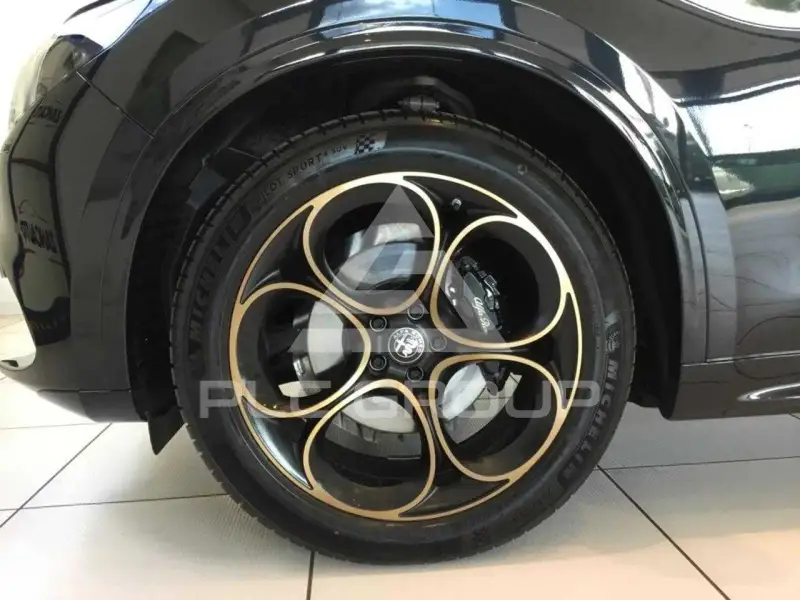 2025 Alfa Romeo Stelvio