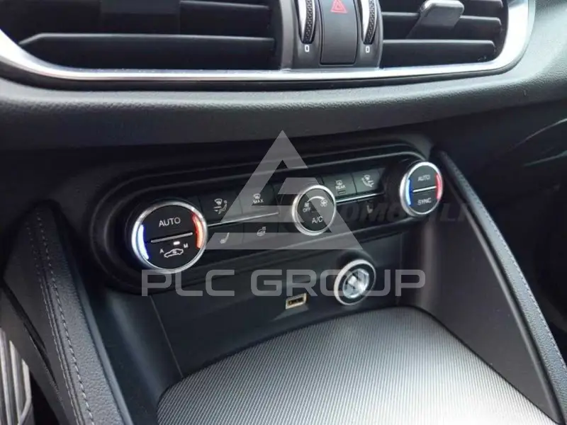 2025 Alfa Romeo Stelvio