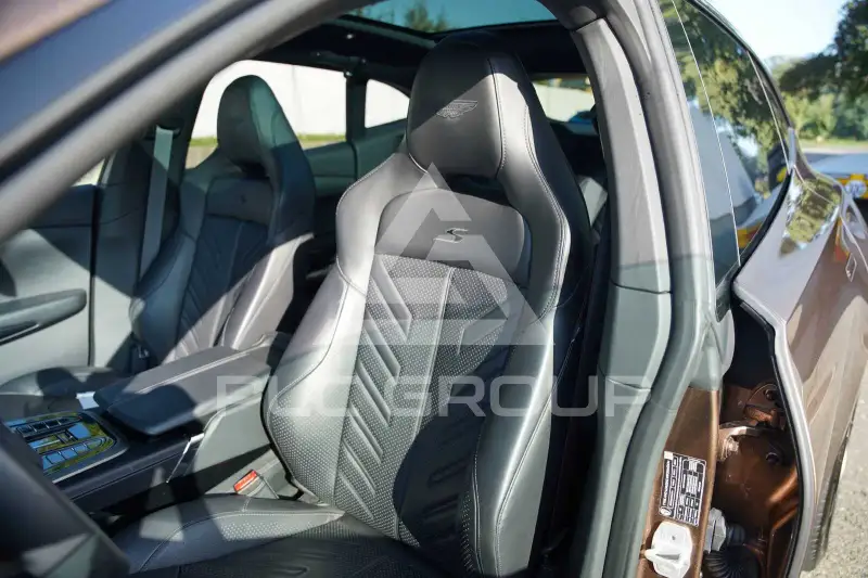 2025 Aston Martin DBX