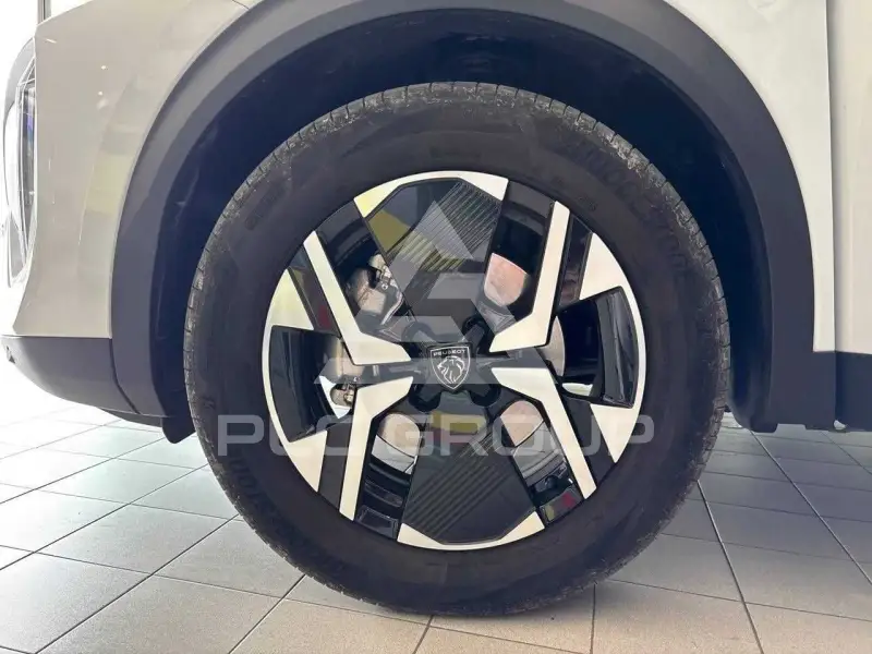 2025 Peugeot 2008