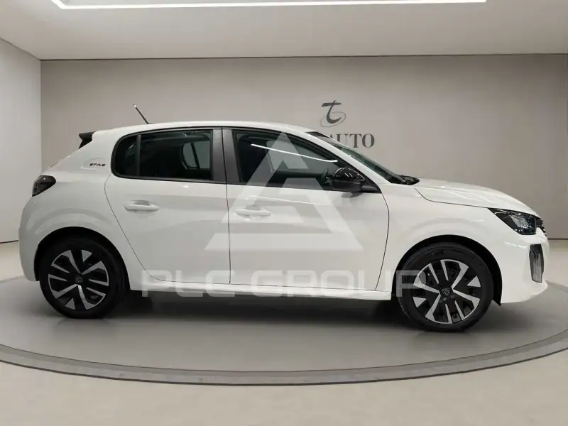 2025 Peugeot 208