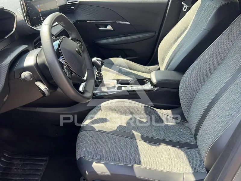2025 Peugeot 208