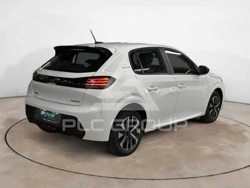 2025 Peugeot 208