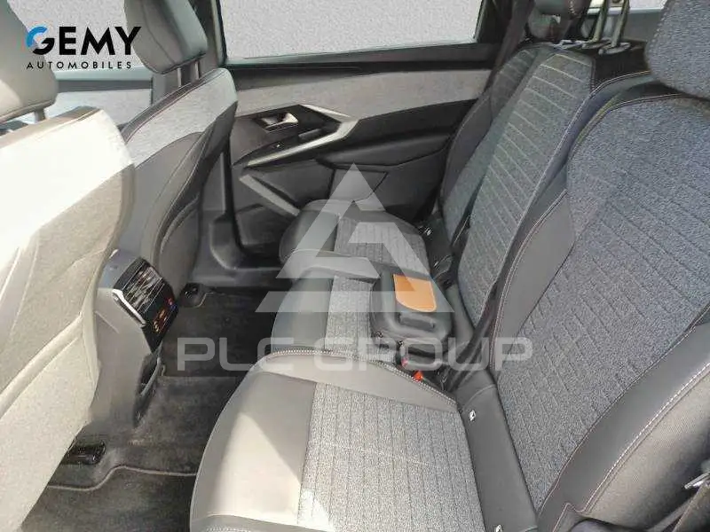 2025 Peugeot 5008