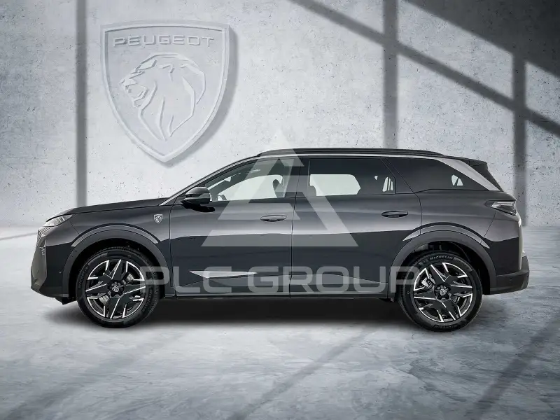 2025 Peugeot 5008