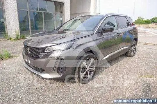 2025 Peugeot 5008