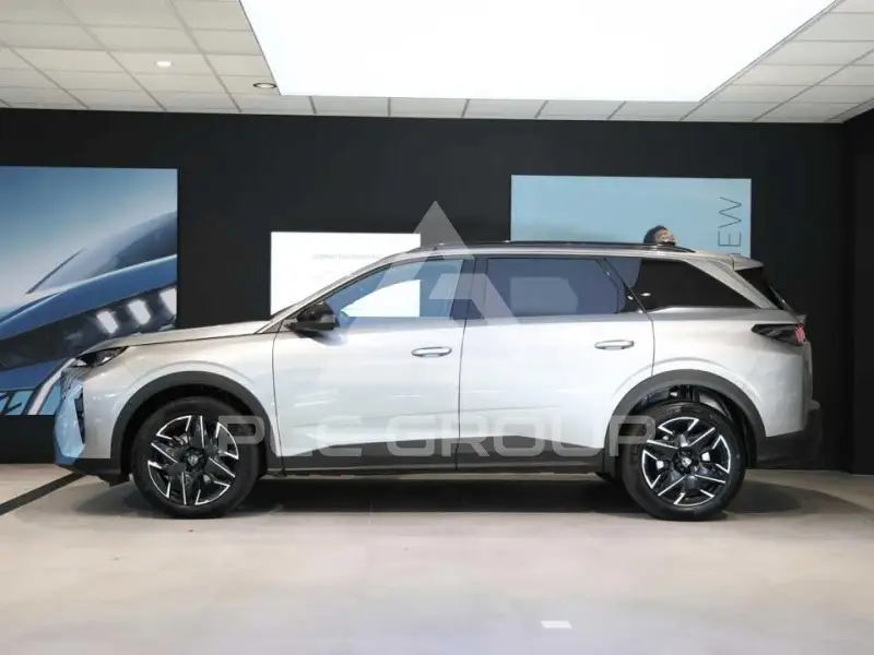 2025 Peugeot 5008