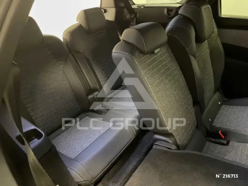 2025 Peugeot 5008
