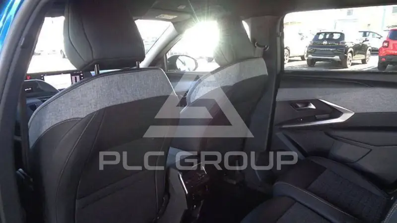 2025 Peugeot 5008