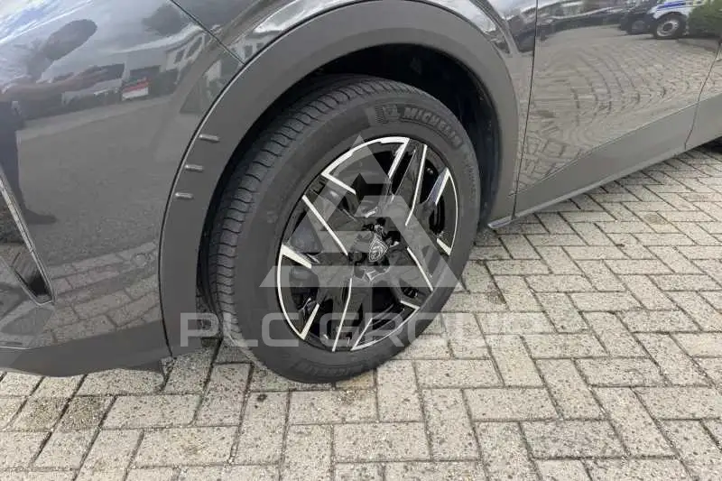 2025 Peugeot 5008