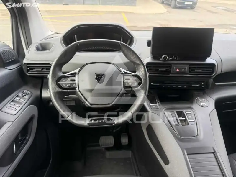 2025 Peugeot Rifter