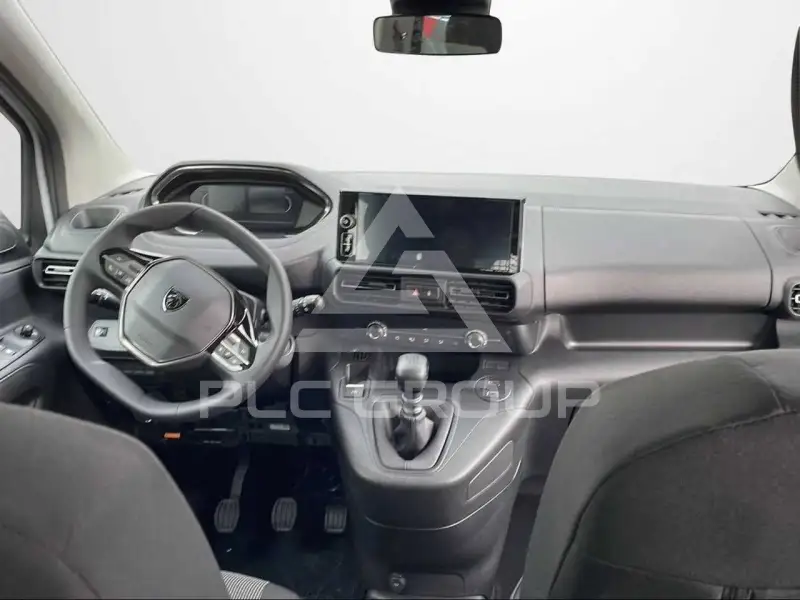 2025 Peugeot Rifter
