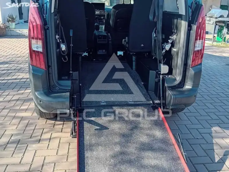 2025 Peugeot Rifter